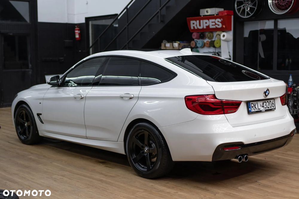 BMW Seria 3 320i GPF xDrive M Sport Shadow sport - 38
