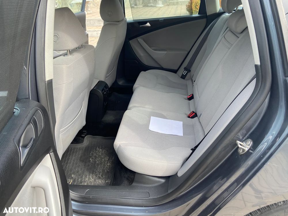 Volkswagen Passat - 13
