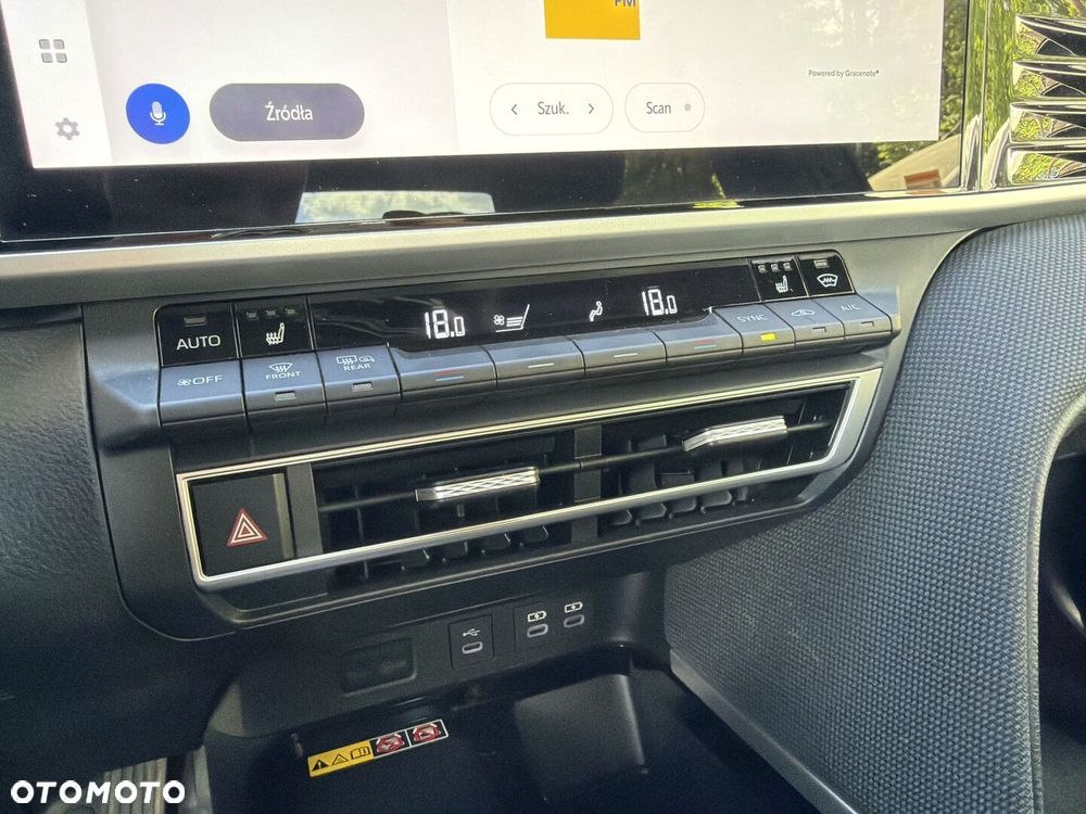 Toyota Camry - 23