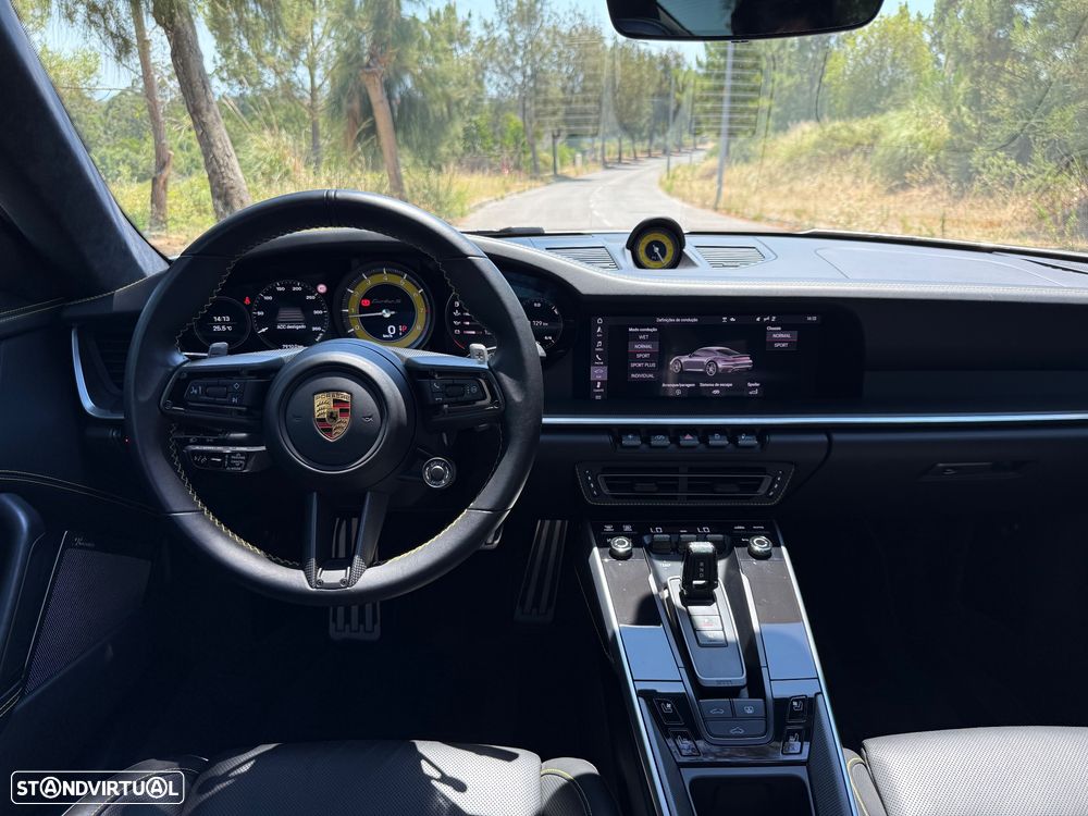 Porsche 911 (992) Turbo S - 30