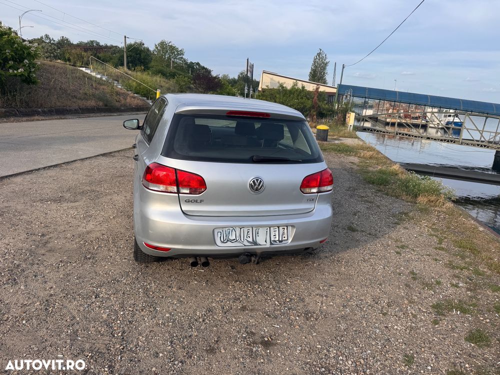 Volkswagen Golf - 6