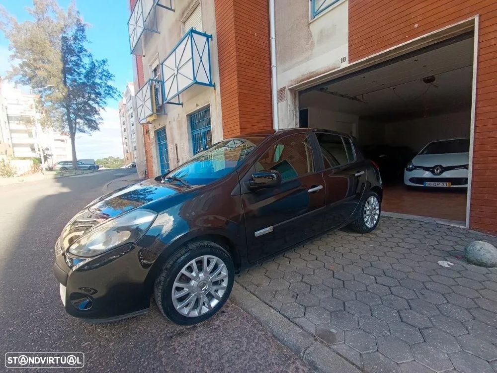 Renault Clio 1.2 16V Dynamique S - 1