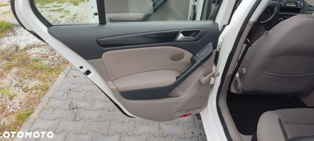 Volkswagen Golf 1.6 Comfortline - 23