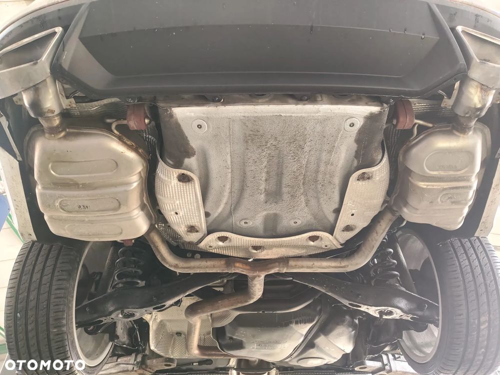 Skoda Octavia 2.0 TSI RS - 40