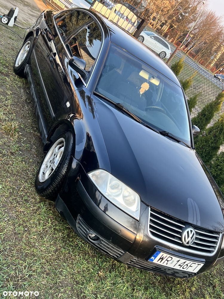 Volkswagen Passat - 1