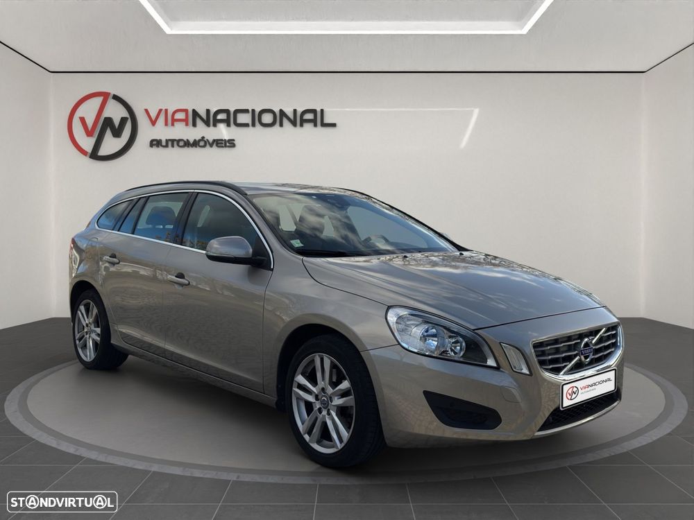 Volvo V60 1.6 D2 Momentum Eco - 1