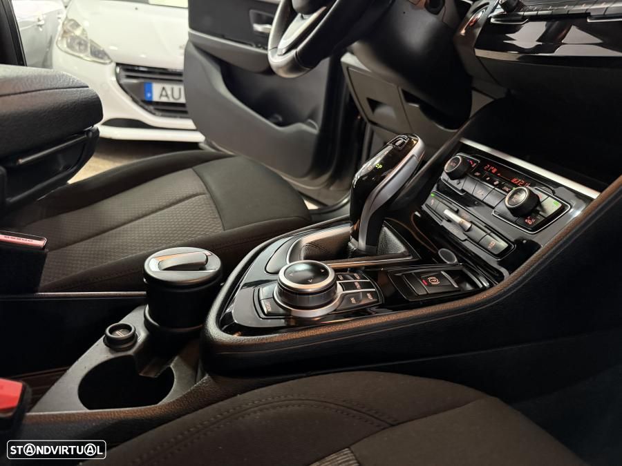 BMW 216 Active Tourer d Line Luxury Auto — fotografia 20