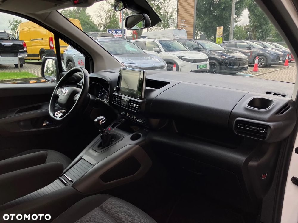Toyota Proace City Verso 1.2 Turbo L1 Team Deutschland - 16