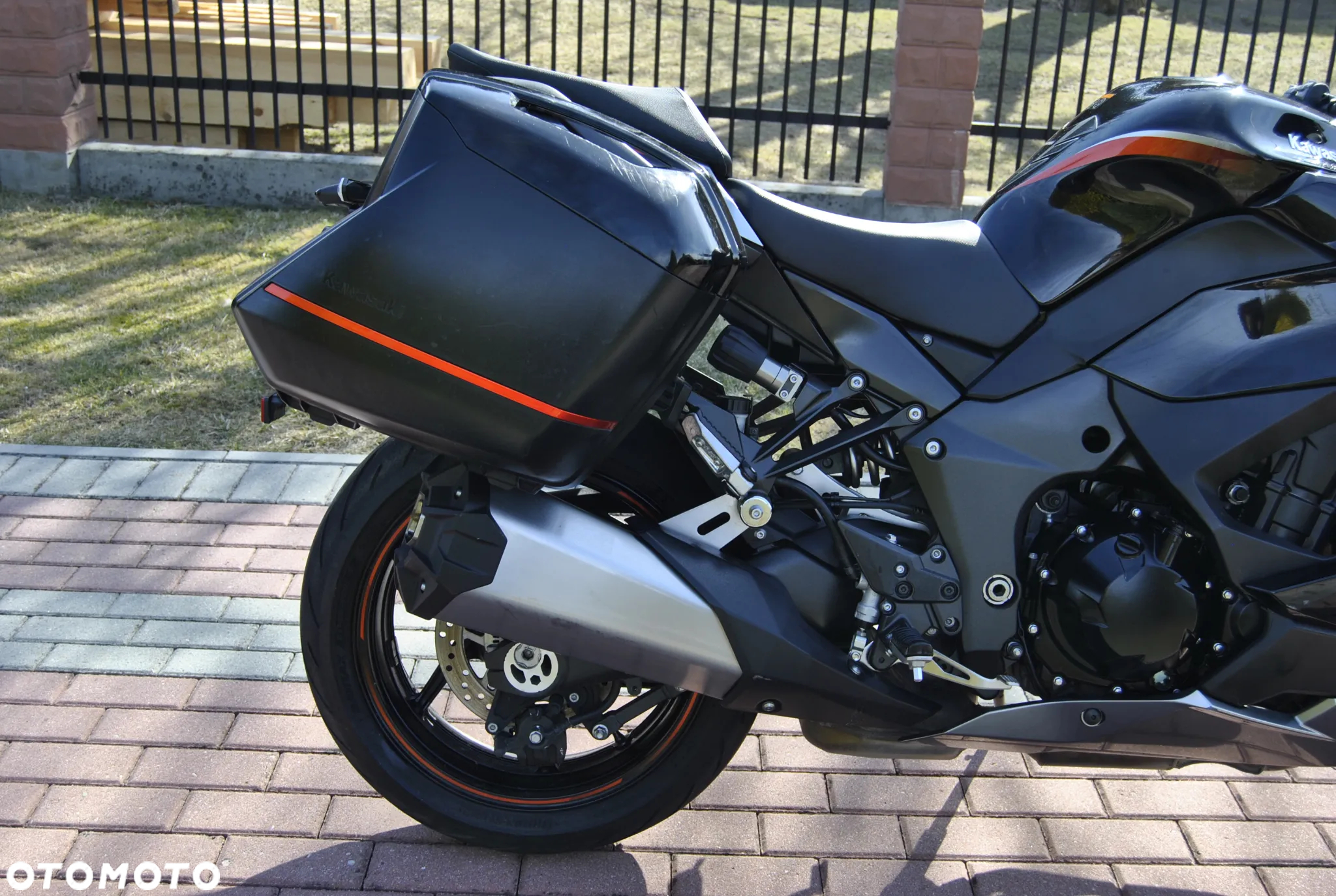 Kawasaki Ninja 1000 SX - 9
