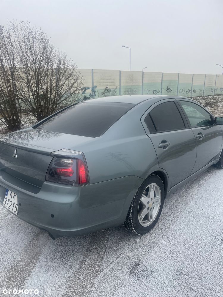 Mitsubishi Galant 2.4 ES - 4