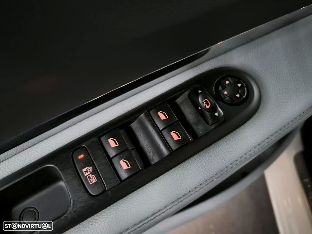 Peugeot 5008 1.6 E-HDi 5L Allure 2-Tronic - 47