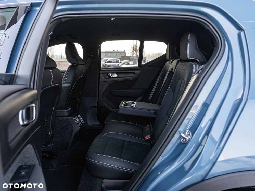 Volvo XC 40 B4 B AWD Geartronic RDesign - 28