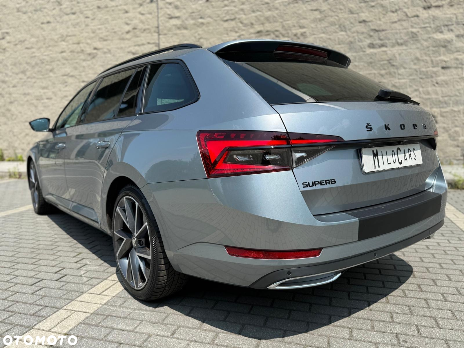 Skoda Superb 2.0 TDI DSG Sportline - 7