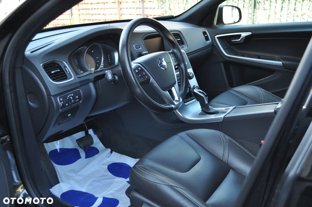 Volvo V60 D3 Geartronic Momentum - 11