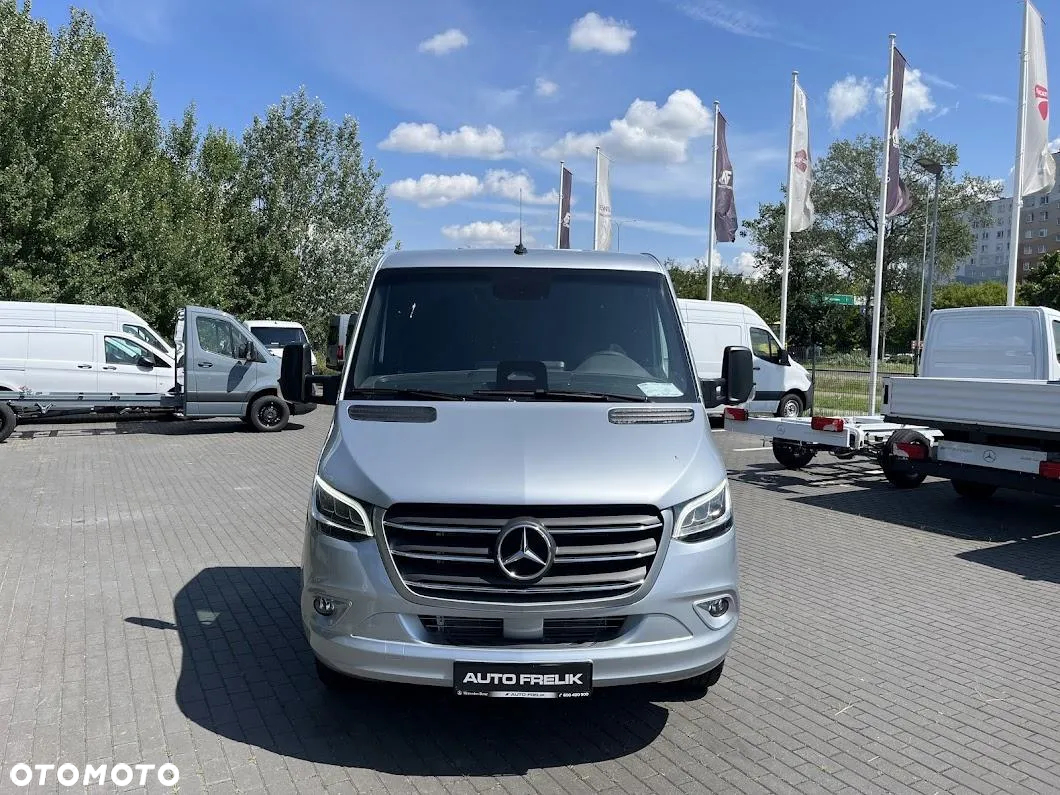 Mercedes-Benz Sprinter - 2