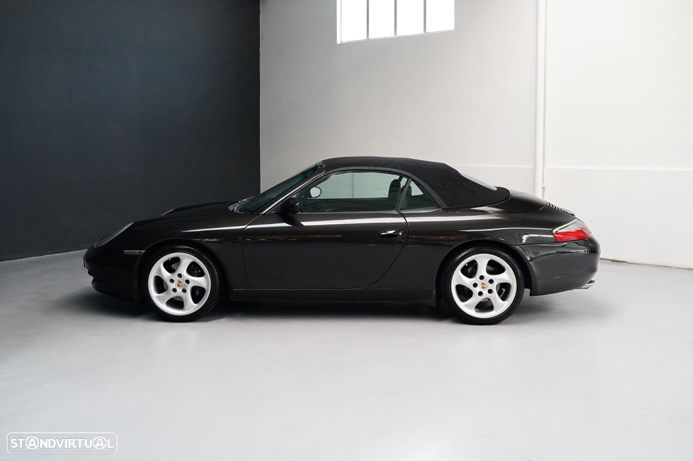 Porsche 911 (996) Carrera Cabrio - 31