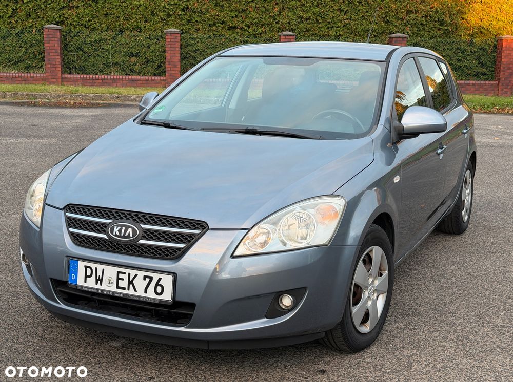Kia Ceed 2009 photo 5