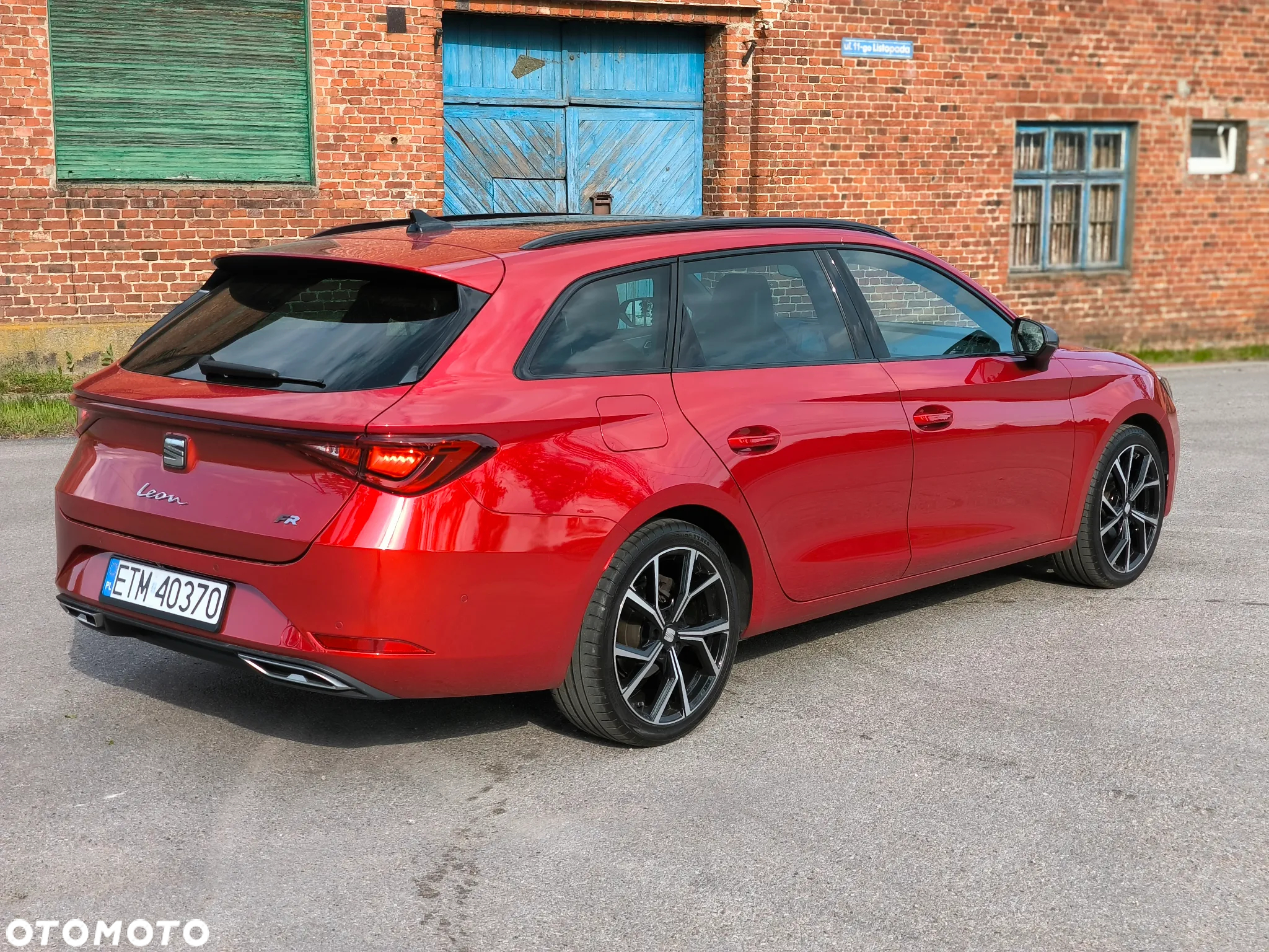 Seat Leon Sportstourer 1.5 eTSI OPF DSG FR Black Edition - 5