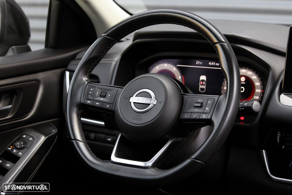 Nissan Qashqai 1.3 DIG-T N-Connecta - 24
