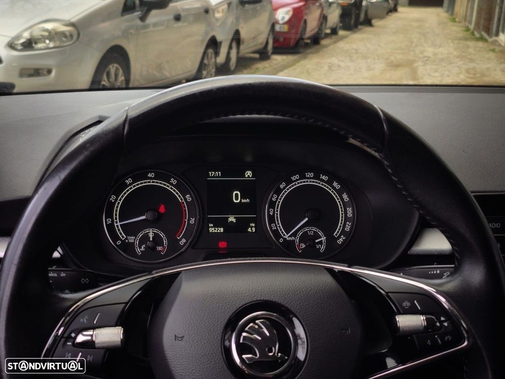 Skoda Fabia 1.0 MPI Ambition - 16