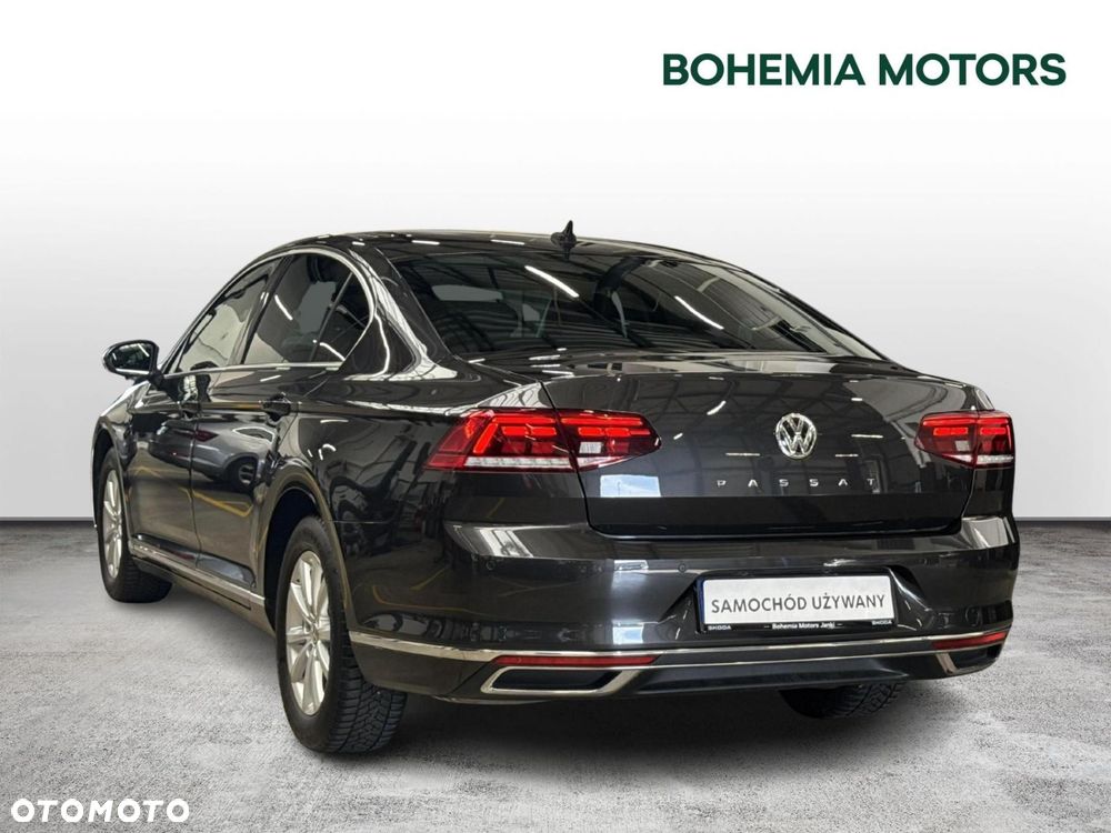 Volkswagen Passat - 3