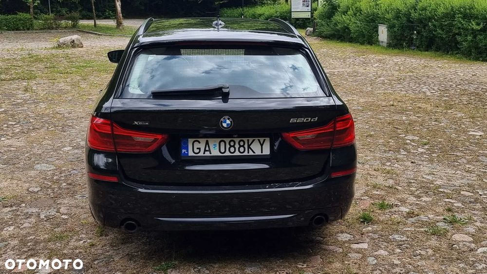 BMW Seria 5 520d xDrive Luxury Line sport - 10
