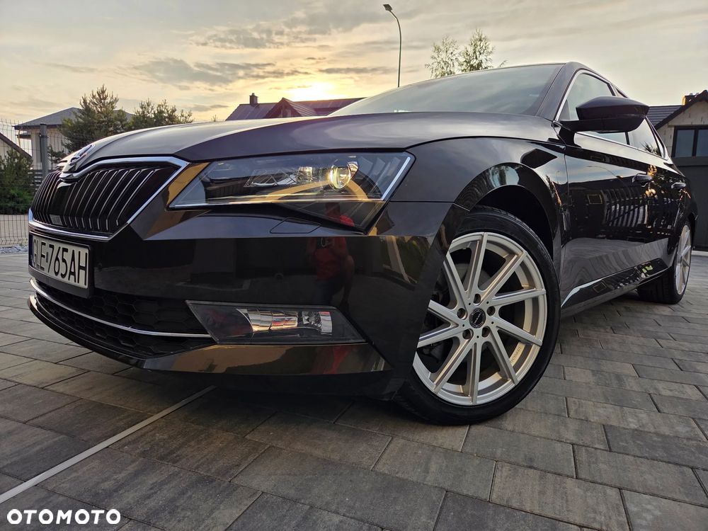 Skoda Superb 2.0 TDI DSG Premium Edition - 8
