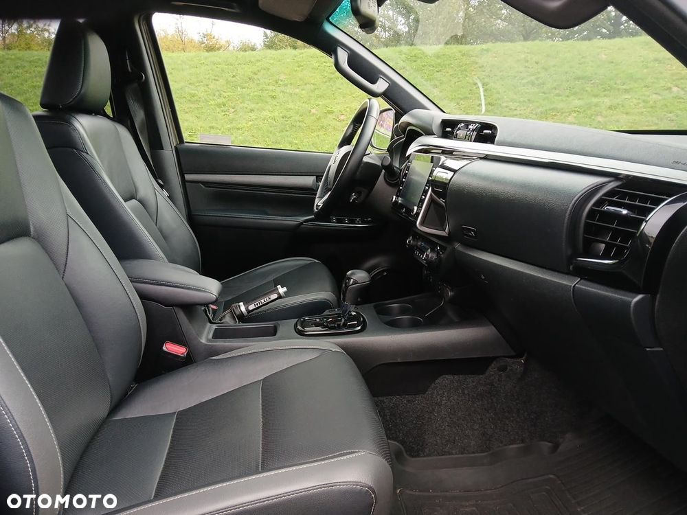 Toyota Hilux 2.8 D-4D Double Cab Invincible Sport 4x4 - 16