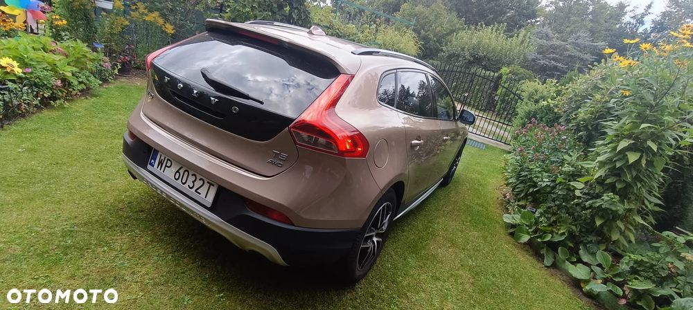 Volvo V40 Cross Country T5 Summum - 16