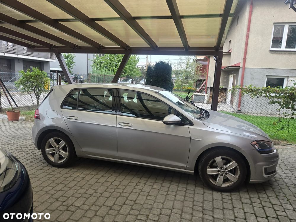 Volkswagen Golf - 11