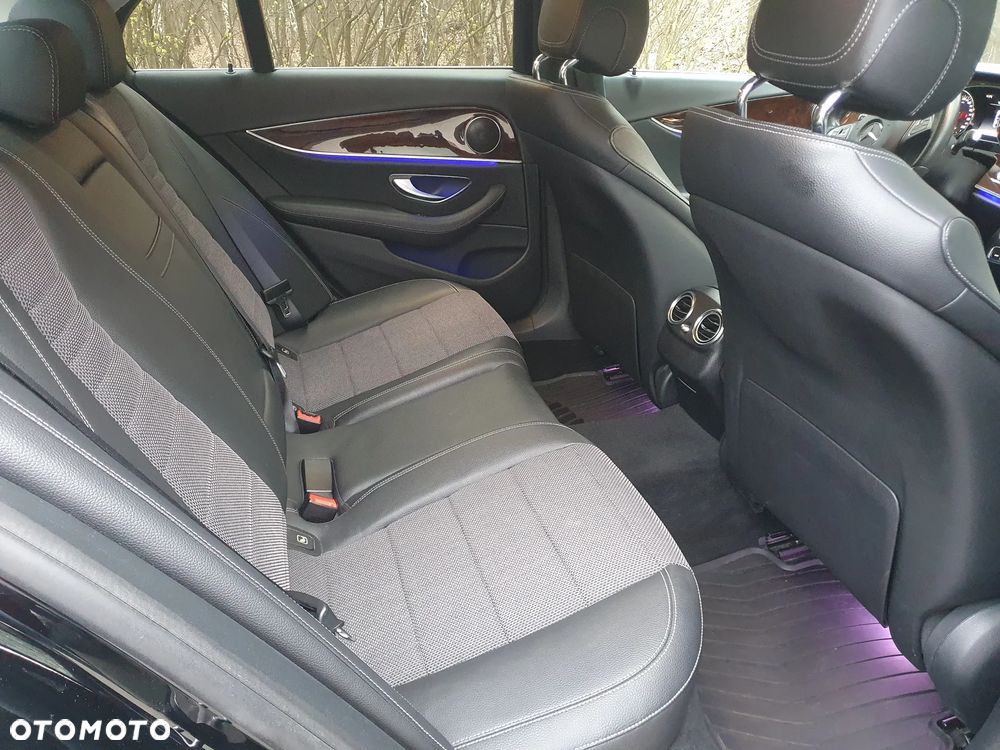 Mercedes-Benz Klasa E 220 d Business Edition 9G-TRONIC - 34