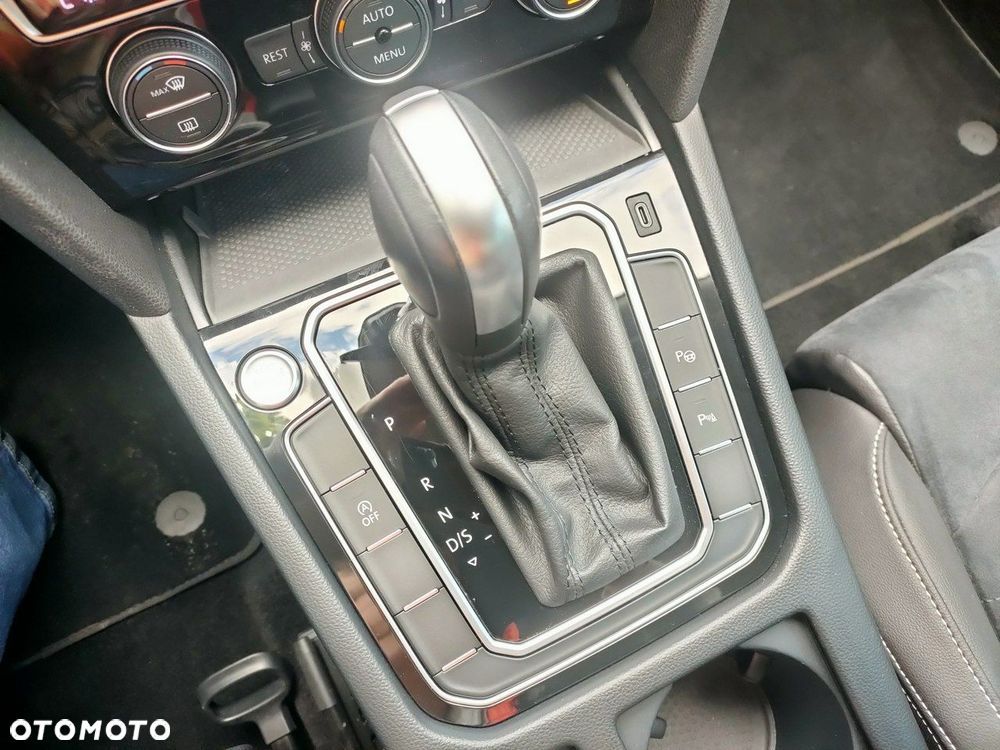 Volkswagen Passat - 33