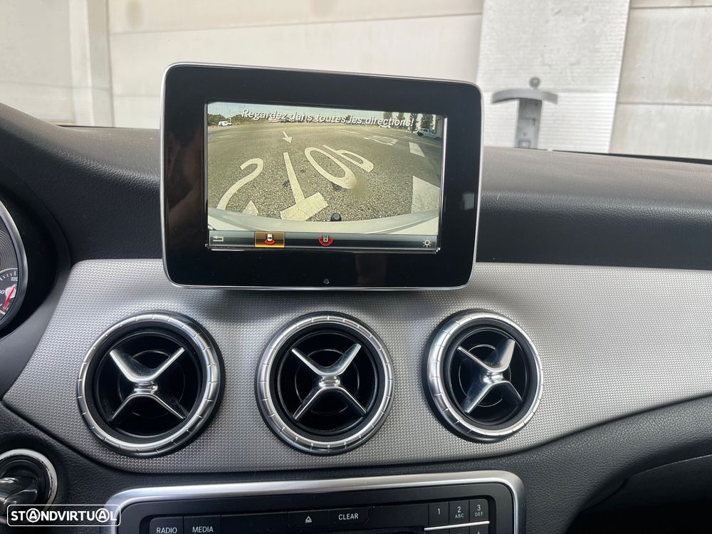 Mercedes-Benz CLA 180 d BlueEFFICIENCY Edition - 9