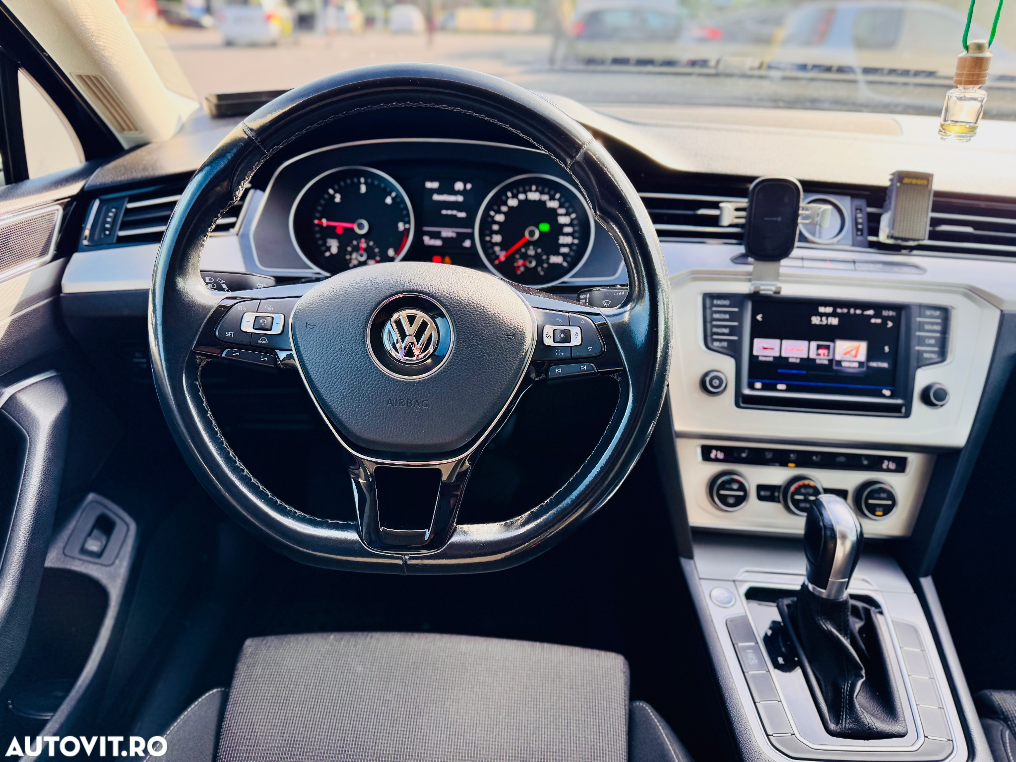 Volkswagen Passat Variant 2.0 TDI DSG Comfortline - 8