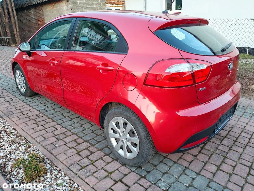 Kia Rio - 5