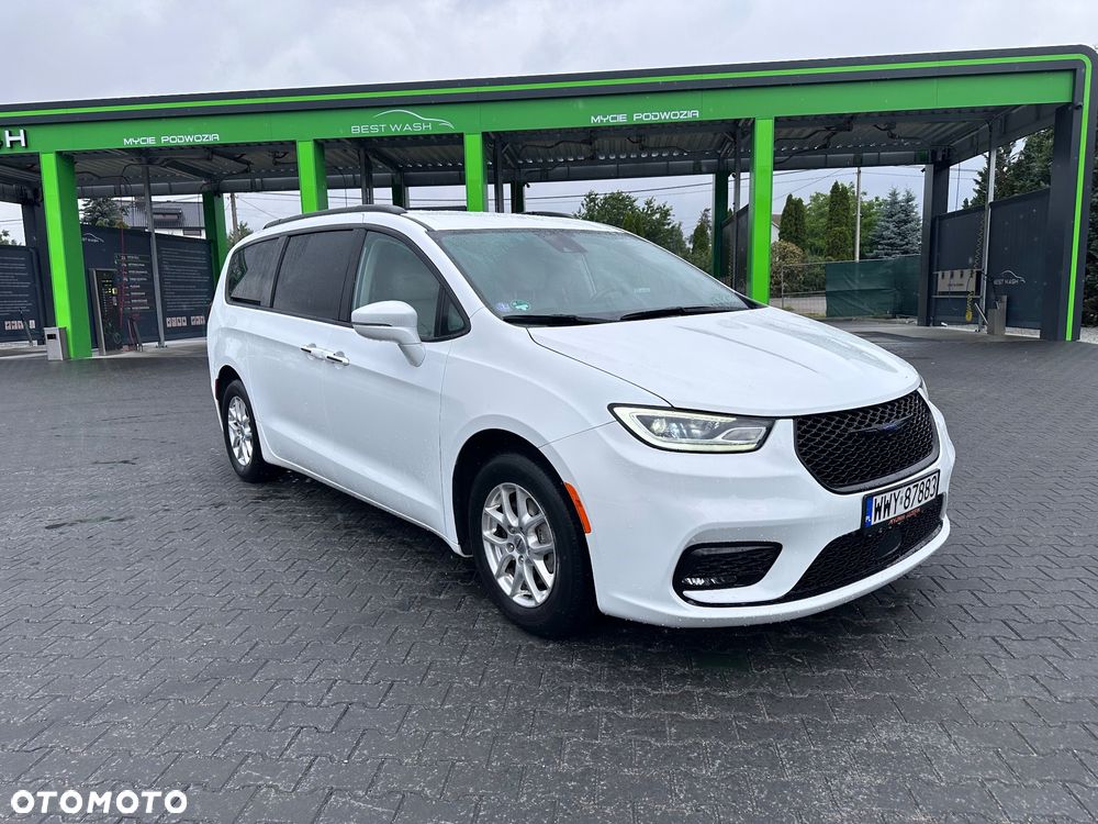 Chrysler Pacifica - 1