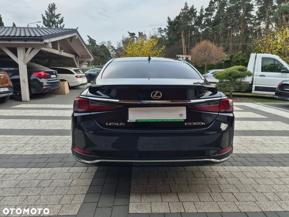 Lexus ES 300h Prestige - 12
