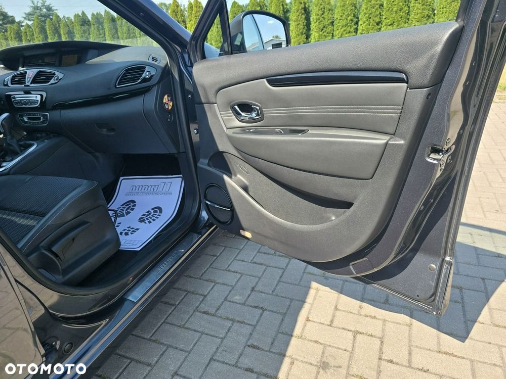 Renault Grand Scenic - 27