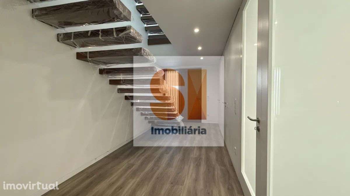 Moradia T4 Nova - Castêlo da Maia - Grande imagem: 5/49