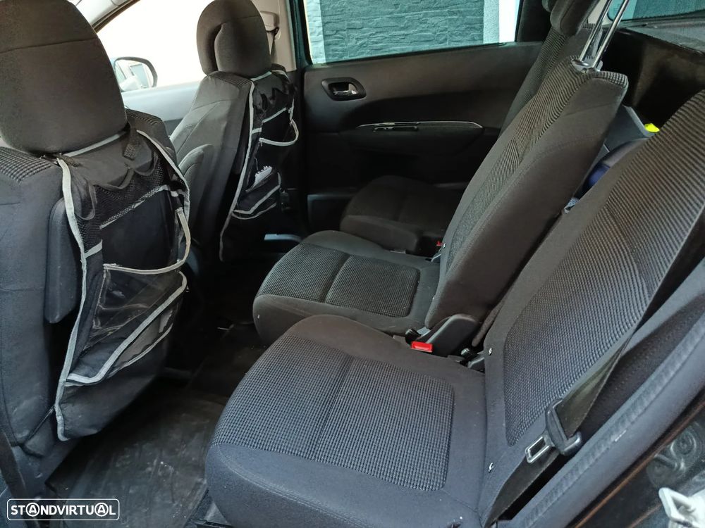 Peugeot 5008 1.6 HDi 7L Allure J17 - 10