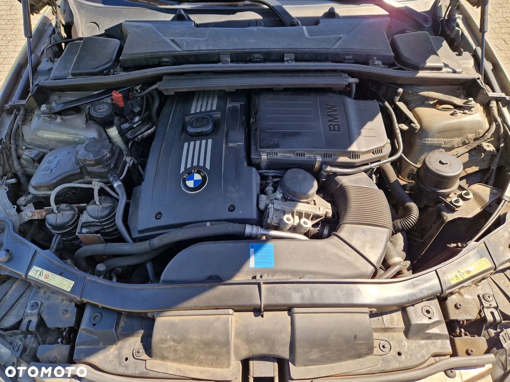 BMW Seria 3 - 16