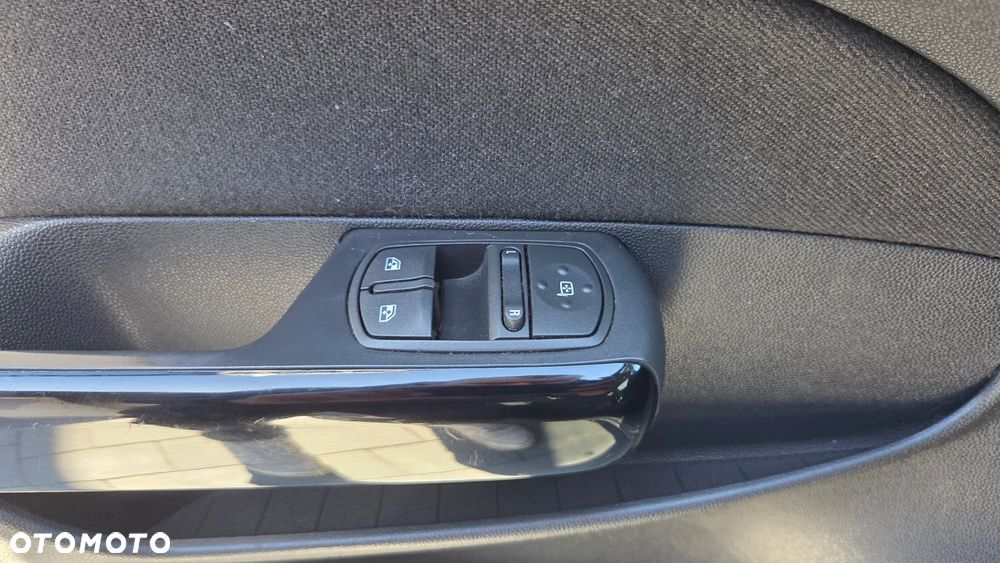 Opel Corsa 1.4 16V Energy - 18