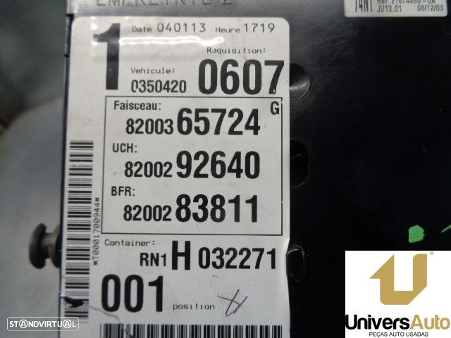 CAIXA RELÉS / FUSÍVEIS RENAULT LAGUNA II GRANDTOUR 2004 -8200292640 - 2