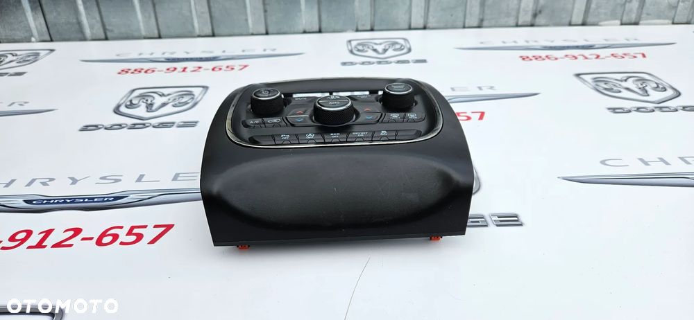 Dodge Durango 2017-2020 Panel klimatyzacji AC Panel sterowania nawiewem P68333643AA Ramka wyświetlacza radia MAŁY WYŚWIETLACZ - 9