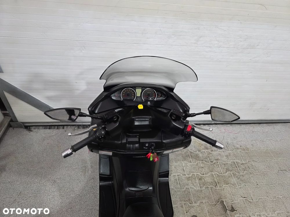 Suzuki Burgman - 27