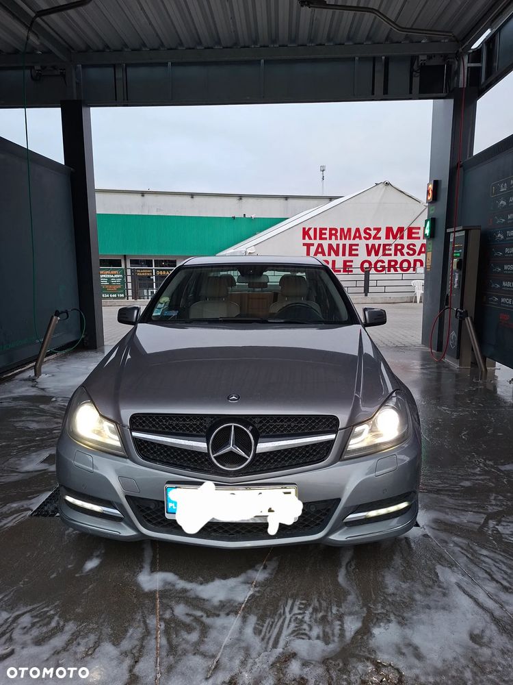 Mercedes-Benz Klasa C 200 CDI BlueEff Avantgarde - 1