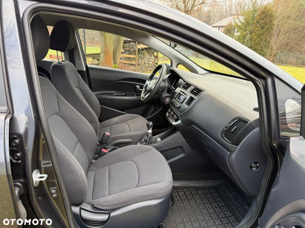 Kia Rio - 12