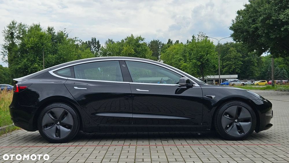 Tesla Model 3 - 8