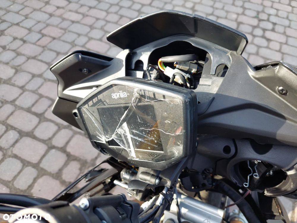 Aprilia Tuono - 16