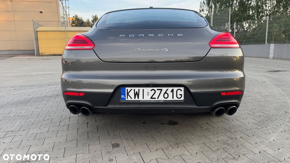 Porsche Panamera 4S - 6